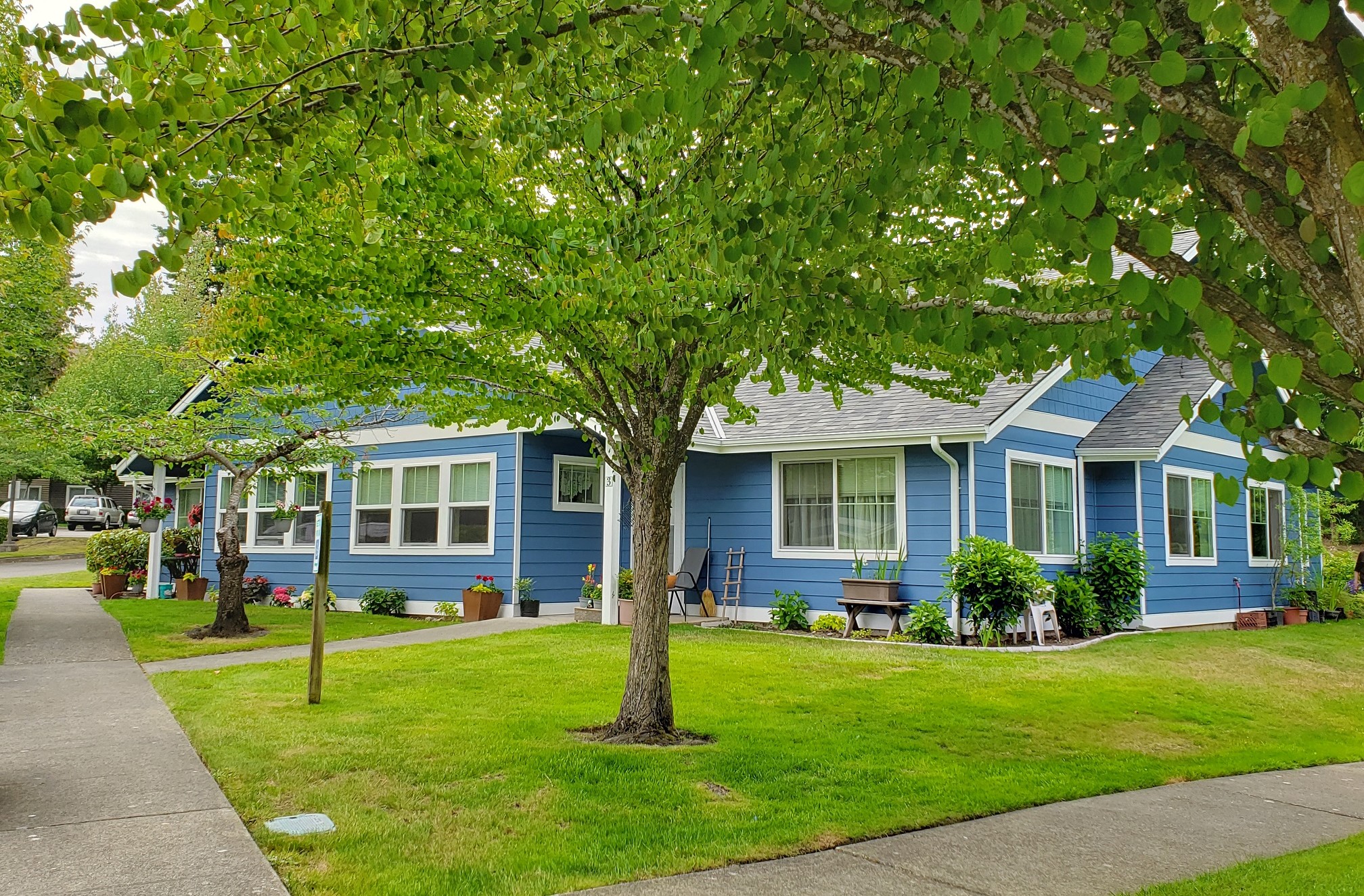 Private, accessible entry to Evergreen Cottages